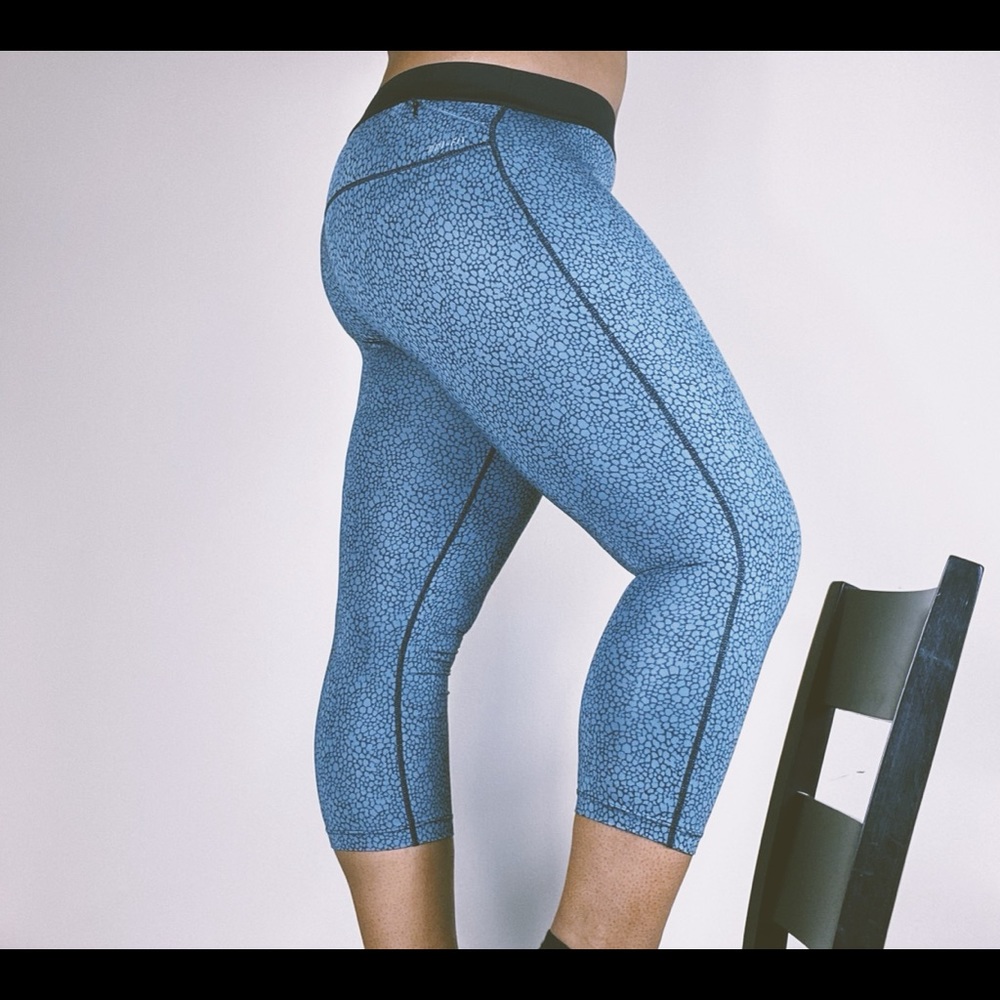 🚫SOLD🚫 live fearless Nike Dri-Fit leggings CROP